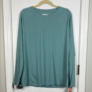 NWT Tacvasen mint colored long sleeved workout shirt size XL. UPF50+. 100% poly